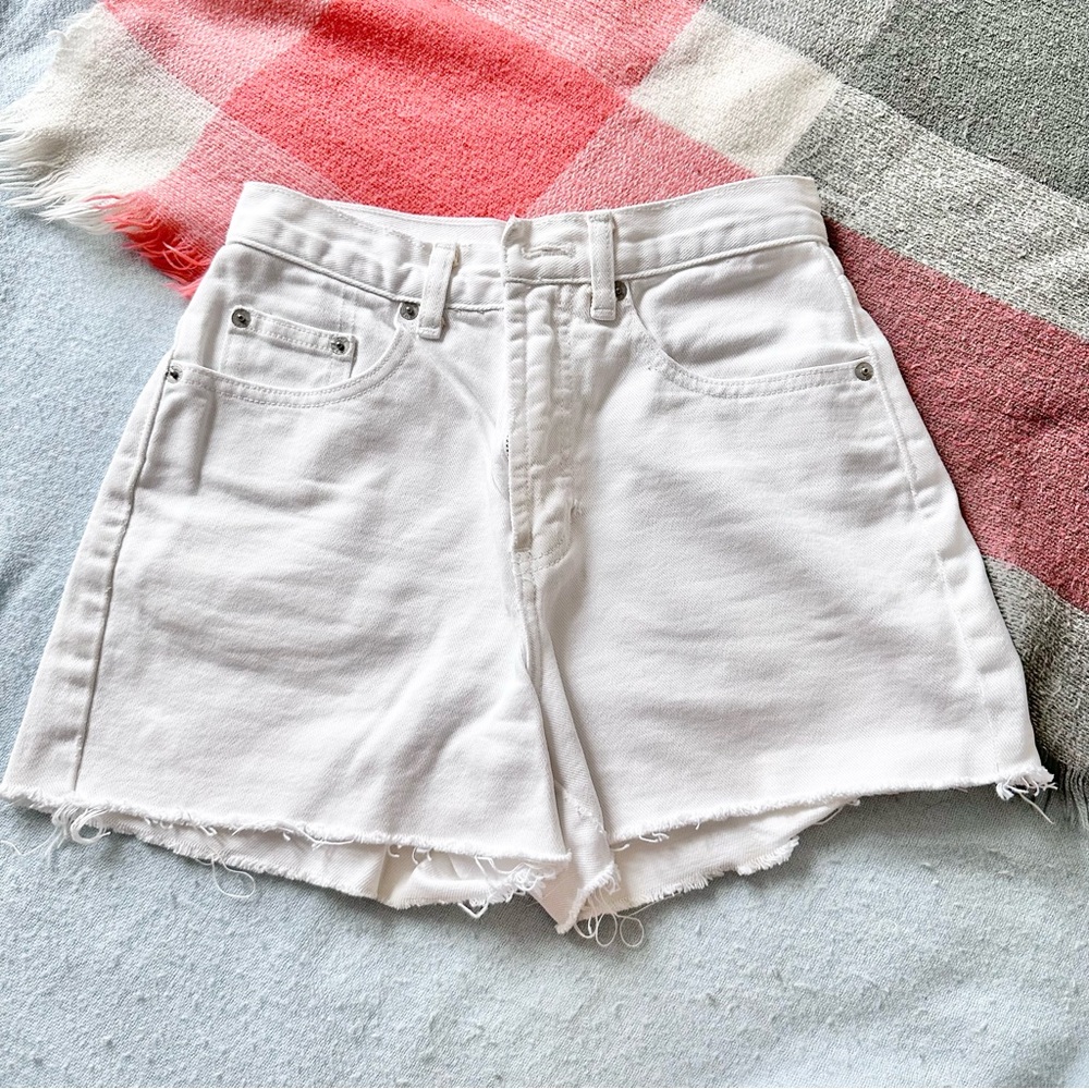 Vintage GAP White High-Waisted Denim Jean Cut-Off Shorts